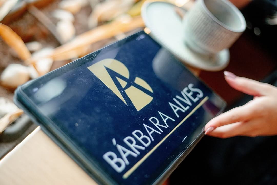 Advogada especializada em Direito Empresarial e Trabalhista